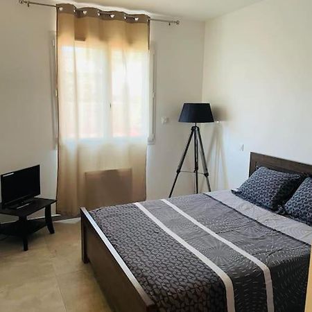 Jolie Maison De Village 2 Chambres Ouveillan Εξωτερικό φωτογραφία