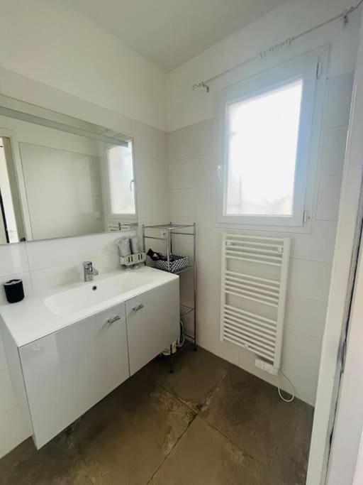 Jolie Maison De Village 2 Chambres Ouveillan Εξωτερικό φωτογραφία