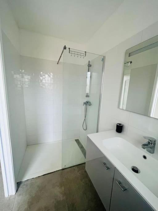 Jolie Maison De Village 2 Chambres Ouveillan Εξωτερικό φωτογραφία